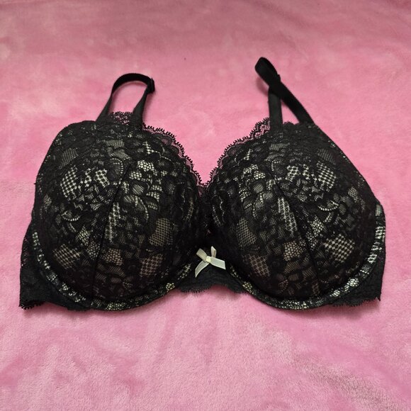 3 Victoria's Secret 34dd bras - Picture 2 of 11